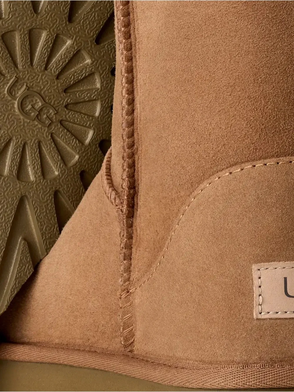 UGG Classic Short Boot - Chestnut Brown
